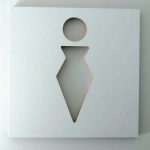 PLACA BANHEIRO FEMI.8 14X14X0.6CM