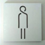 PLACA BANHEIRO MASC.5 14X14X0.6CM